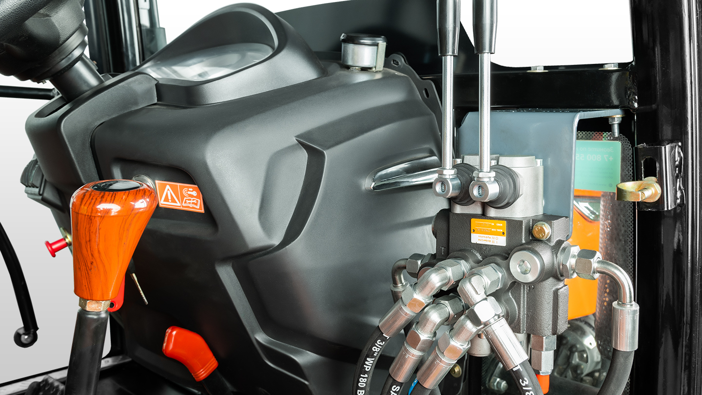 Фронтальный погрузчик Kerland | Кентавр PRO Т-654 G2-500 (челюстной c джойстиком) 0