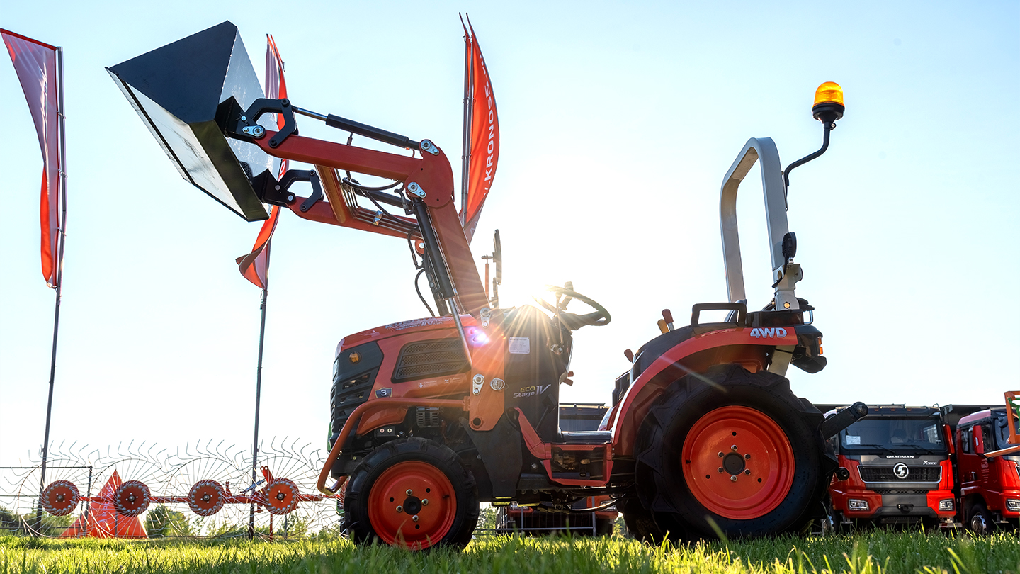 Фронтальный погрузчик Flagman | Флагман PRO Кентавр MASTER Т-4K-350 (c джойстиком) 0