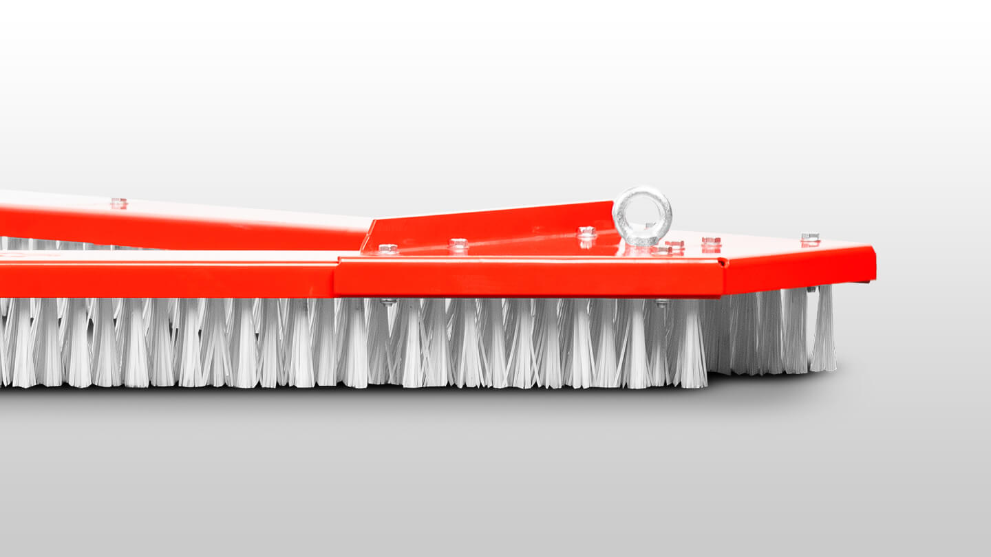 Щётка для газона треугольная TOSS A — 1800 0